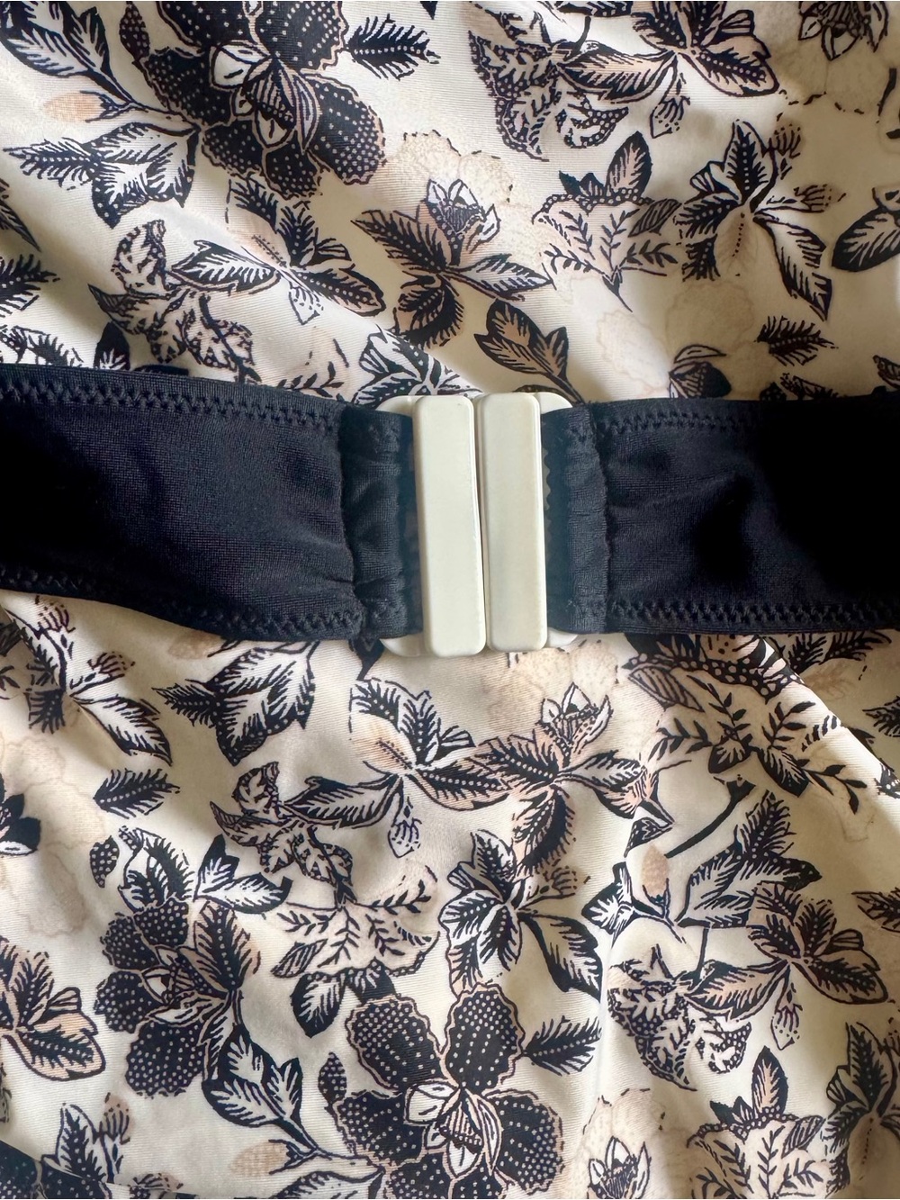 Old Navy Cream and Black Floral Criss-Cross One Piece Belted High Cut Swimsuit - Picture 4 of 8